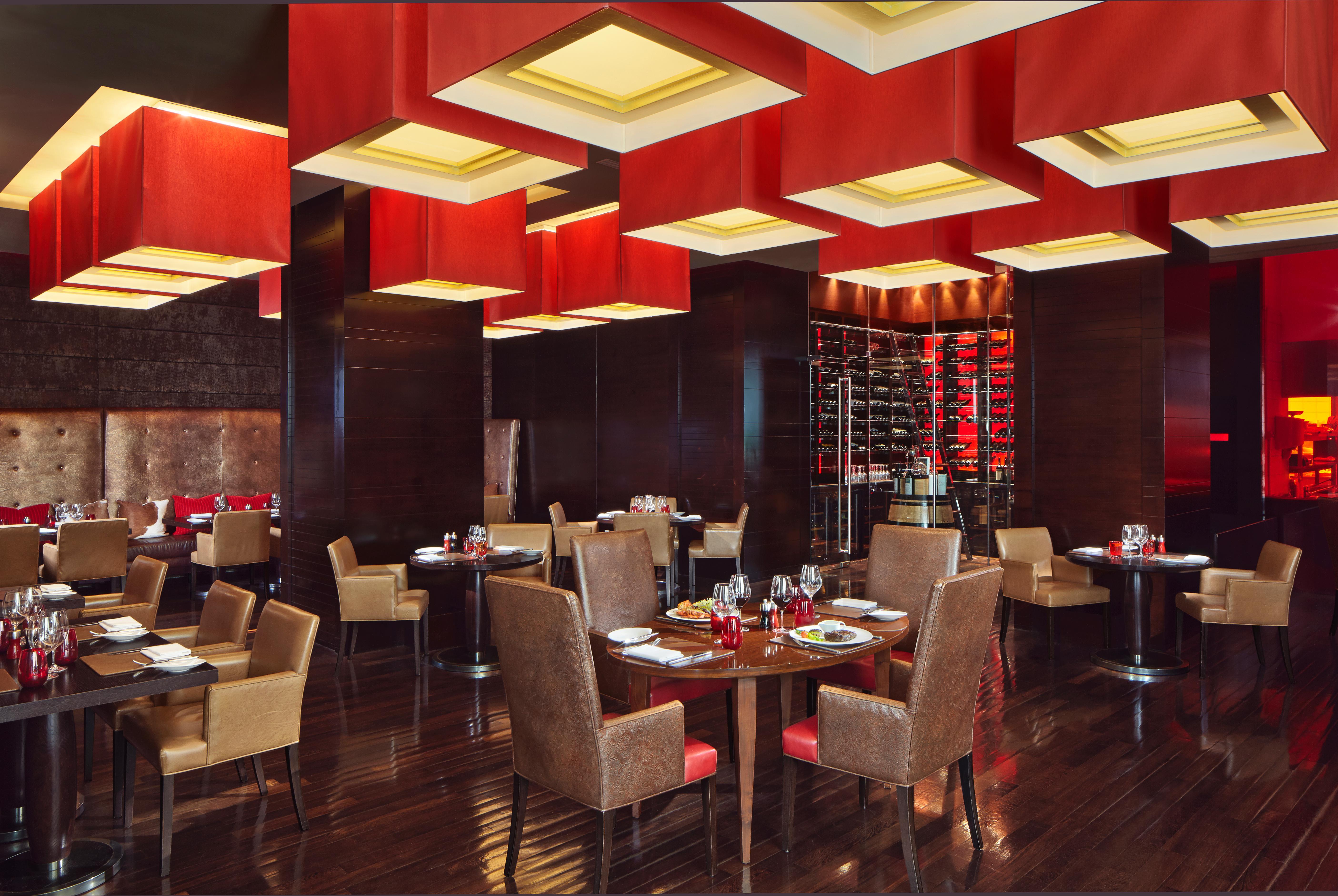 래디슨 블루 호텔 부쿠레슈티 외부 사진 The interior of the restaurant