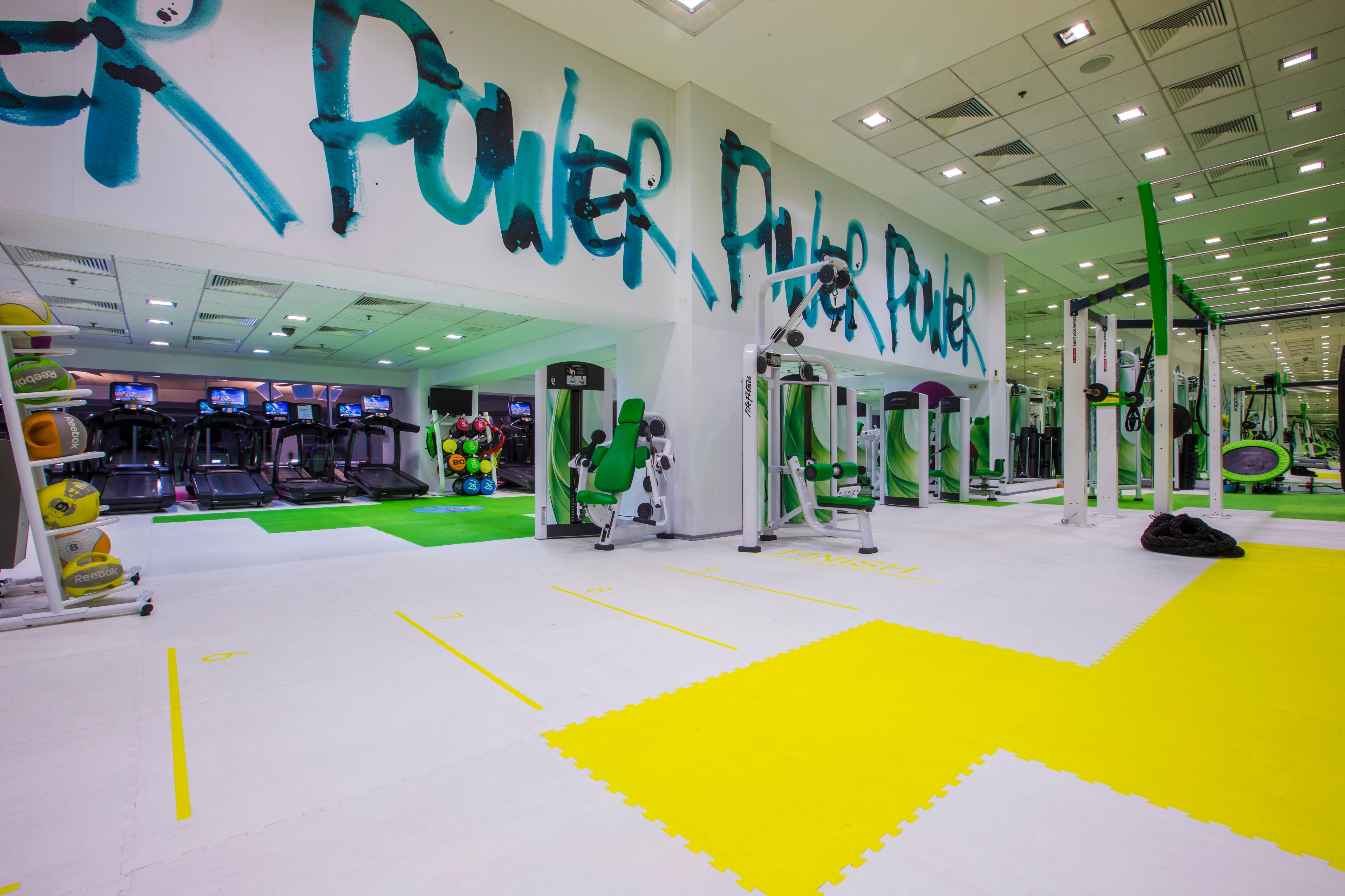 래디슨 블루 호텔 부쿠레슈티 외부 사진 The gym at the University of Bath